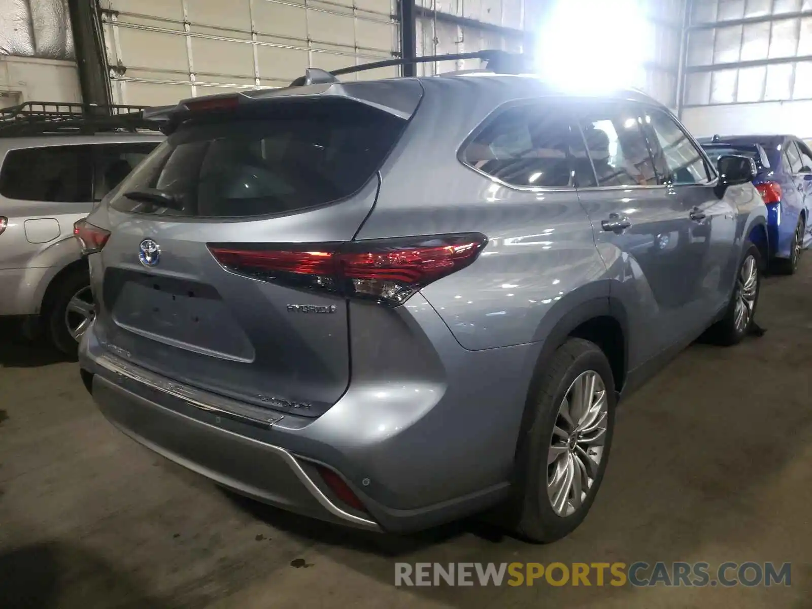 4 Photograph of a damaged car 5TDEBRCHXMS036044 TOYOTA HIGHLANDER 2021