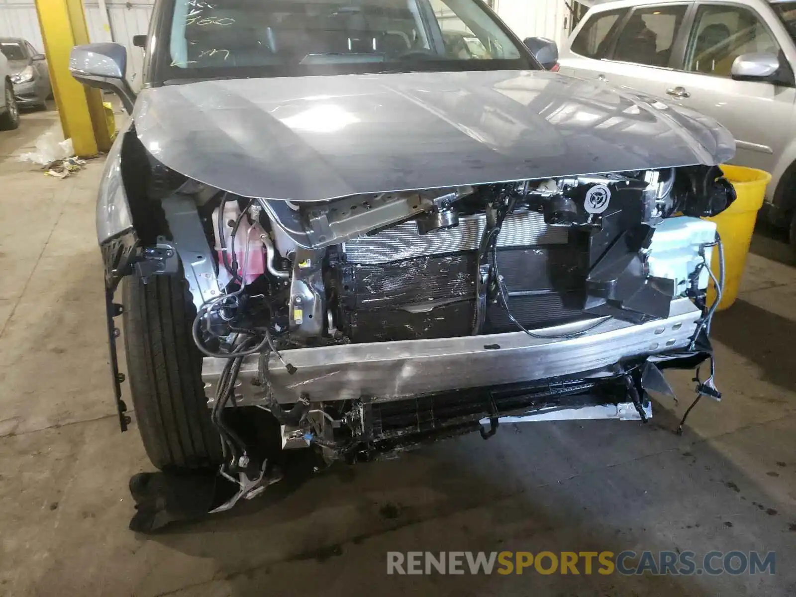 9 Photograph of a damaged car 5TDEBRCHXMS036044 TOYOTA HIGHLANDER 2021