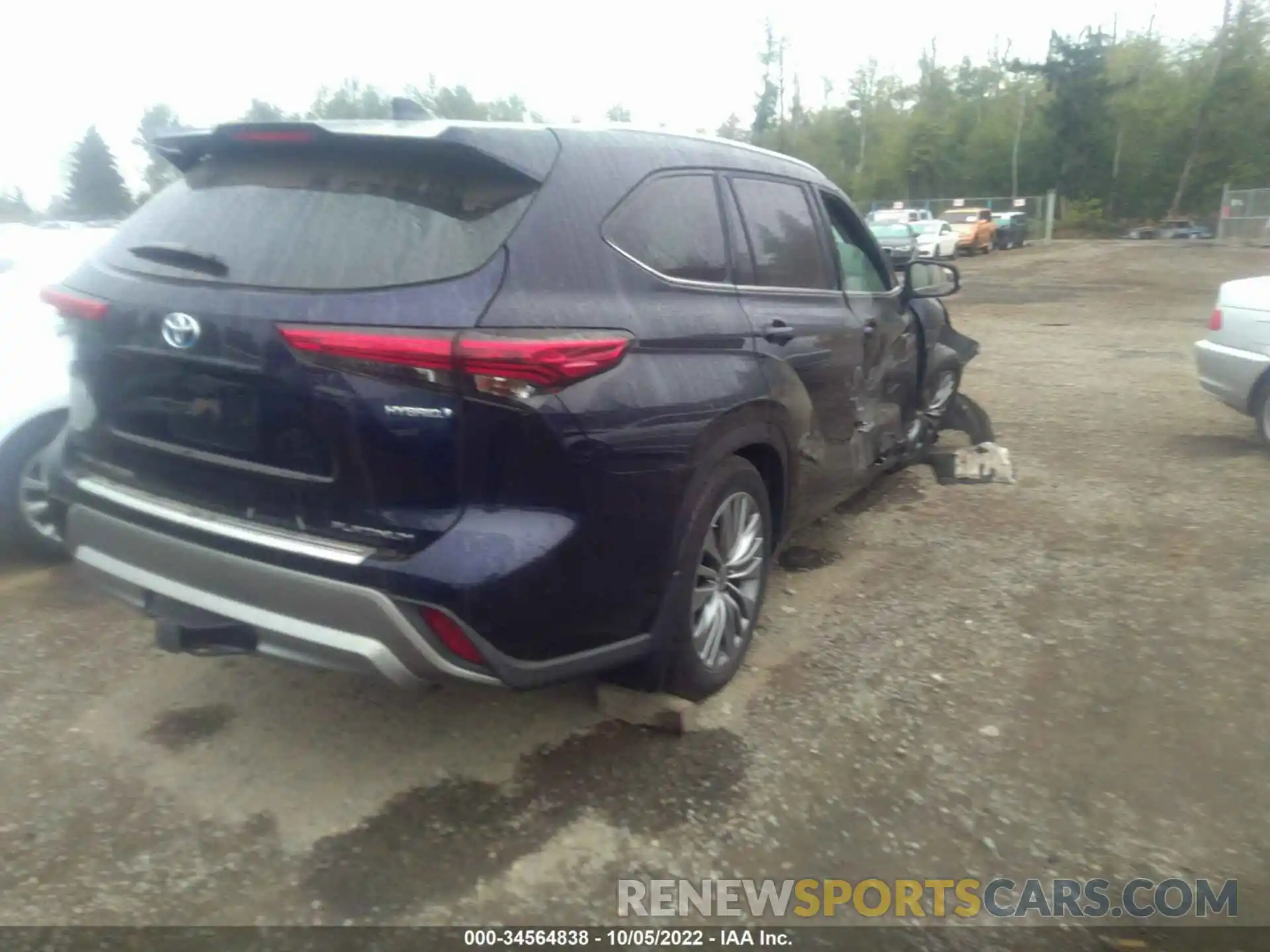 4 Photograph of a damaged car 5TDEBRCHXMS055712 TOYOTA HIGHLANDER 2021