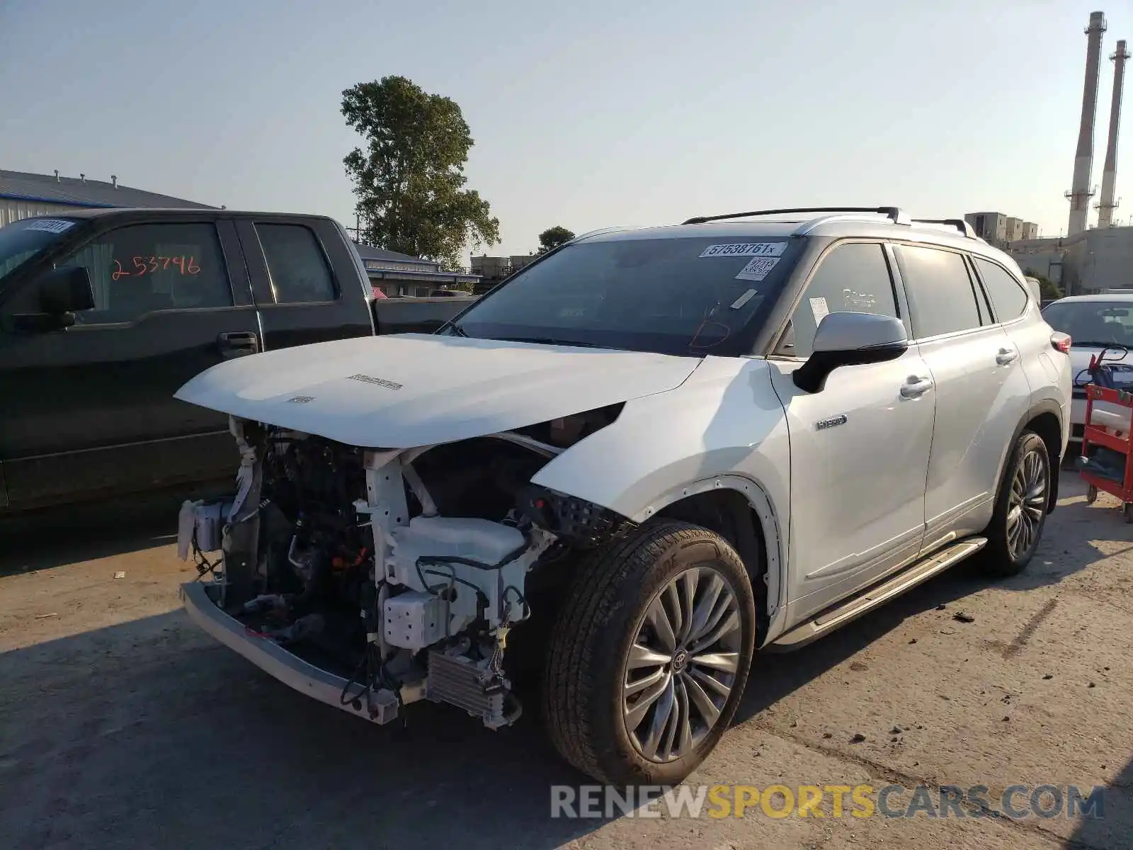 2 Photograph of a damaged car 5TDFARAH2MS004411 TOYOTA HIGHLANDER 2021