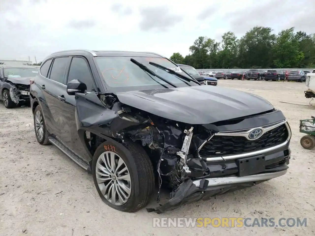 1 Photograph of a damaged car 5TDFARAH6MS009191 TOYOTA HIGHLANDER 2021