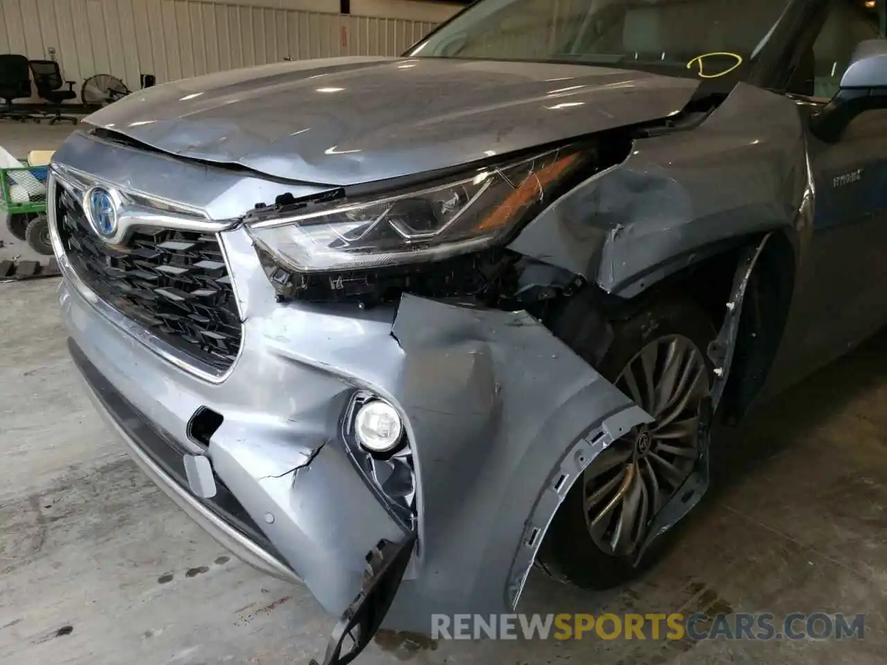 9 Photograph of a damaged car 5TDFARAH6MS009210 TOYOTA HIGHLANDER 2021