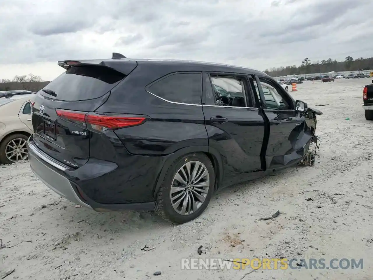 3 Photograph of a damaged car 5TDFARAH7MS006347 TOYOTA HIGHLANDER 2021