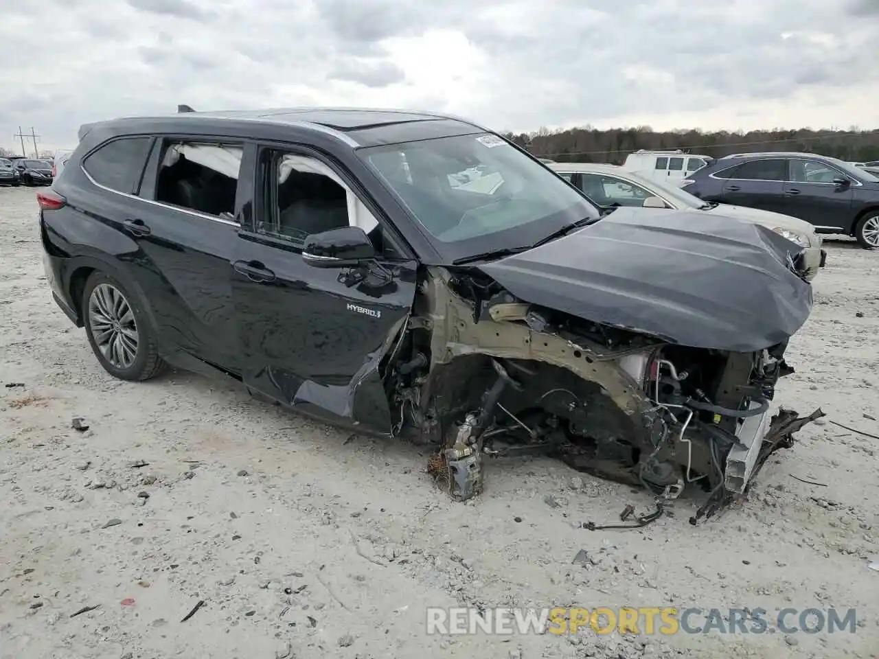 4 Photograph of a damaged car 5TDFARAH7MS006347 TOYOTA HIGHLANDER 2021