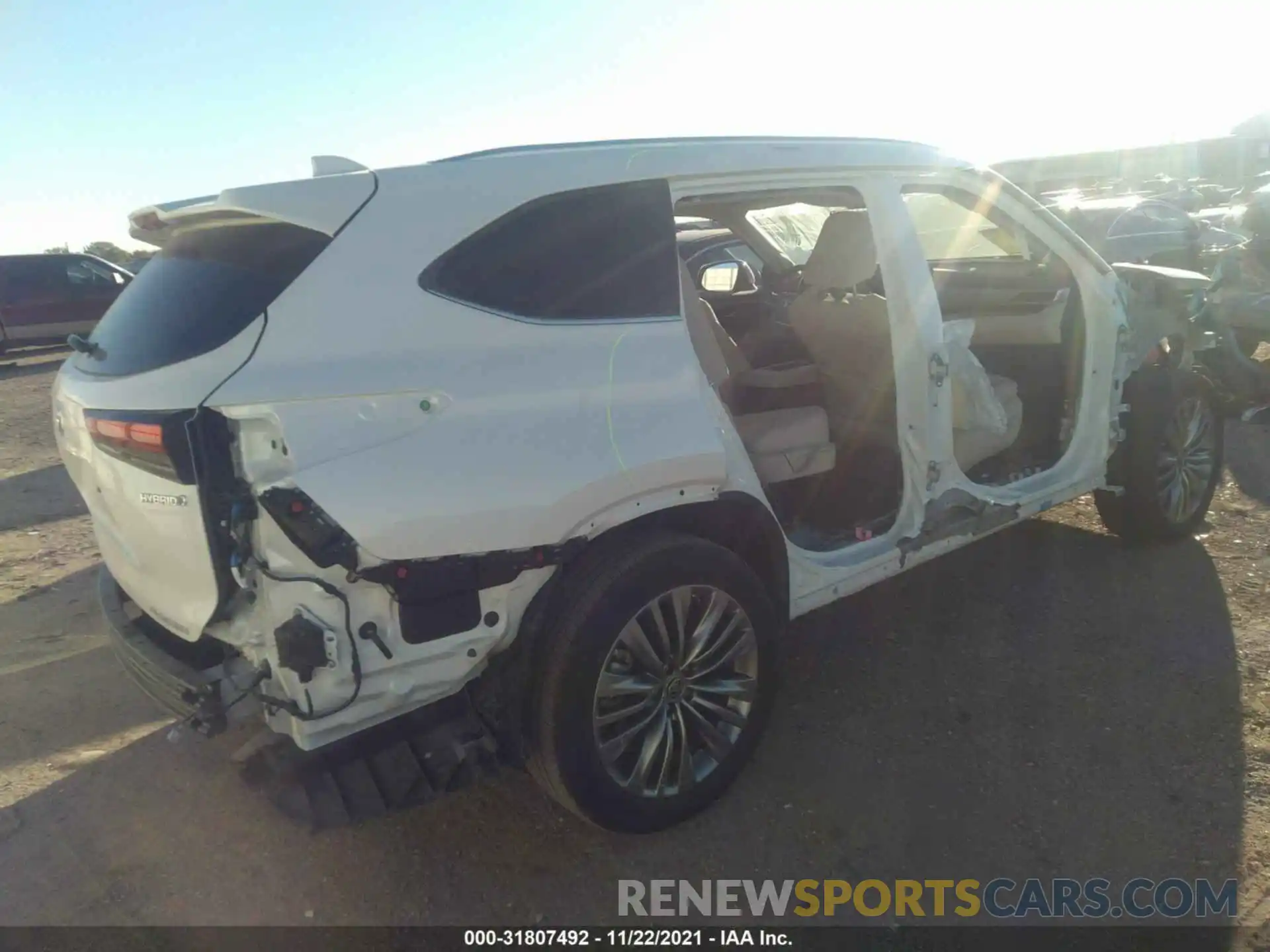 4 Photograph of a damaged car 5TDFARAH9MS005765 TOYOTA HIGHLANDER 2021