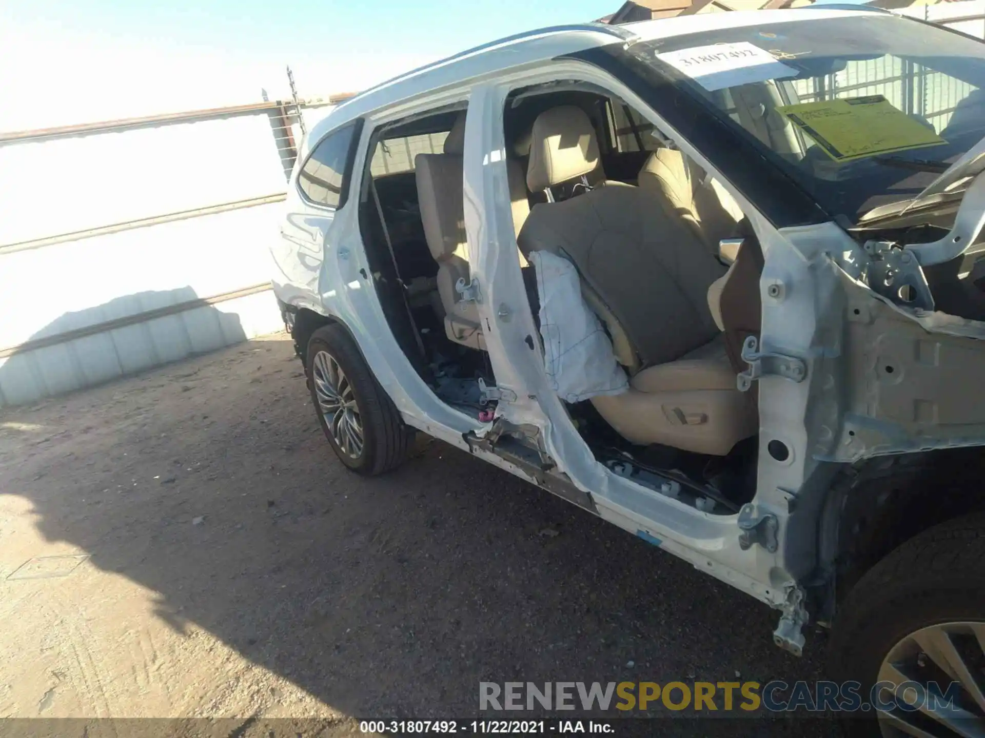 6 Photograph of a damaged car 5TDFARAH9MS005765 TOYOTA HIGHLANDER 2021