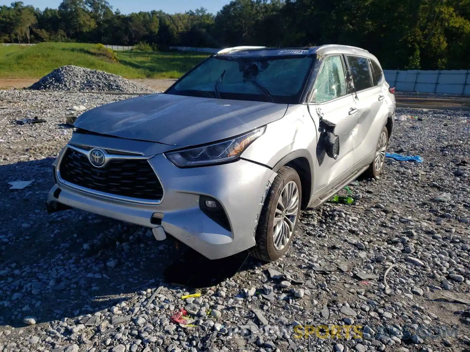 2 Photograph of a damaged car 5TDFARAHXMS005502 TOYOTA HIGHLANDER 2021