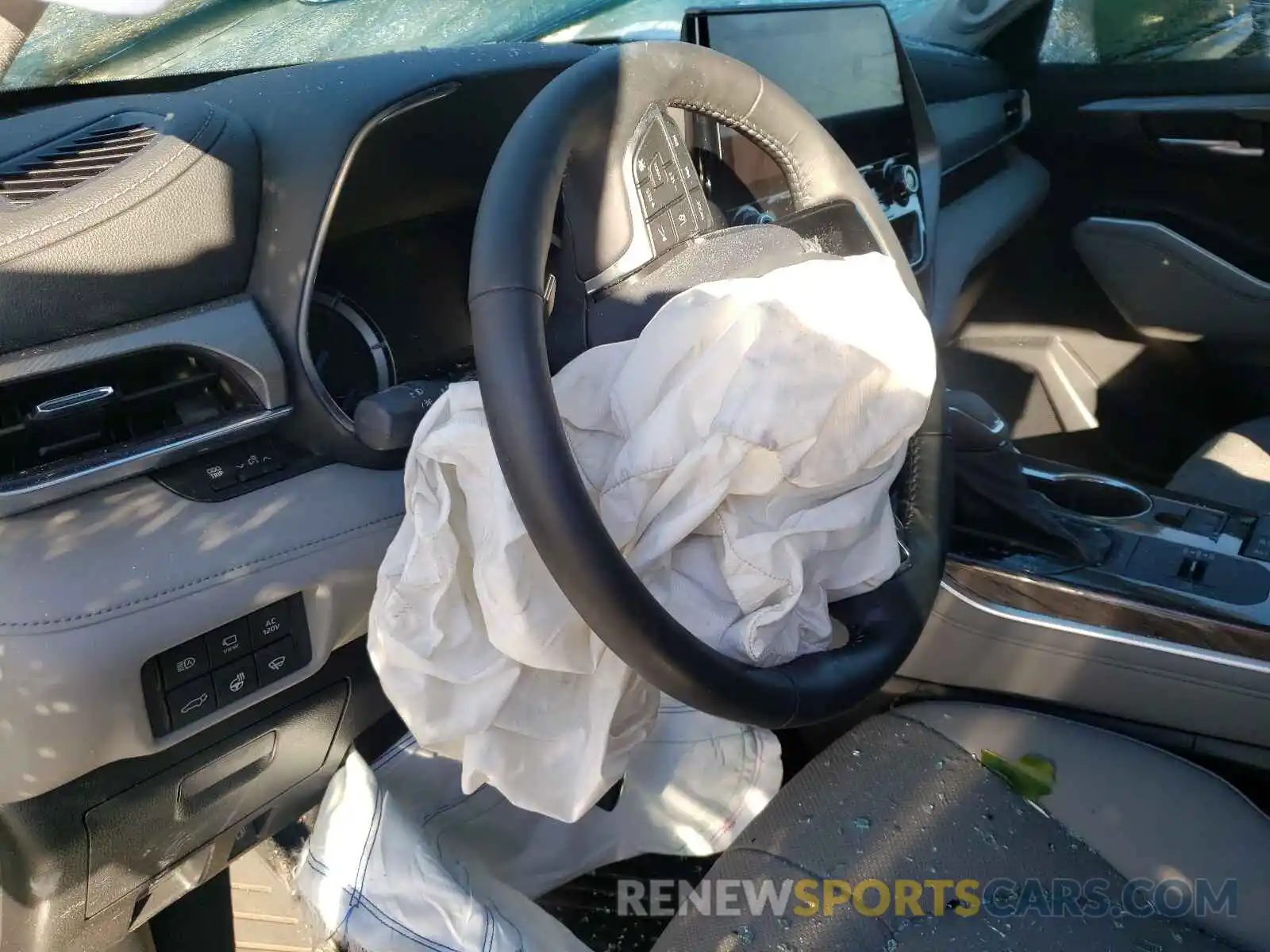 8 Photograph of a damaged car 5TDFARAHXMS005502 TOYOTA HIGHLANDER 2021