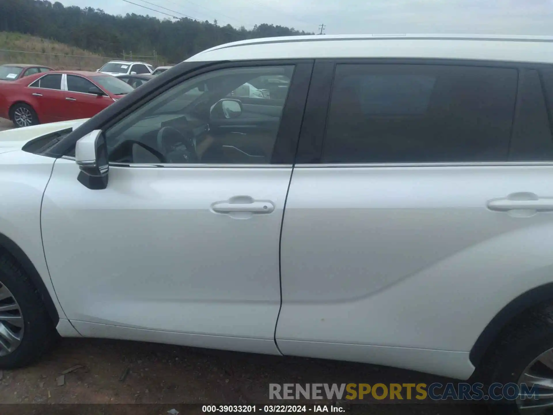 14 Photograph of a damaged car 5TDFZRAH2MS040575 TOYOTA HIGHLANDER 2021