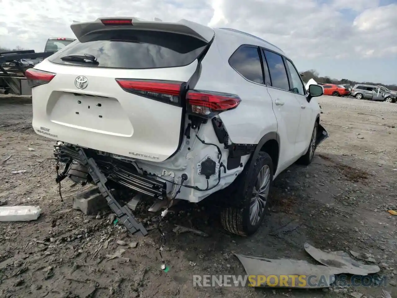 4 Photograph of a damaged car 5TDFZRAH2MS072068 TOYOTA HIGHLANDER 2021