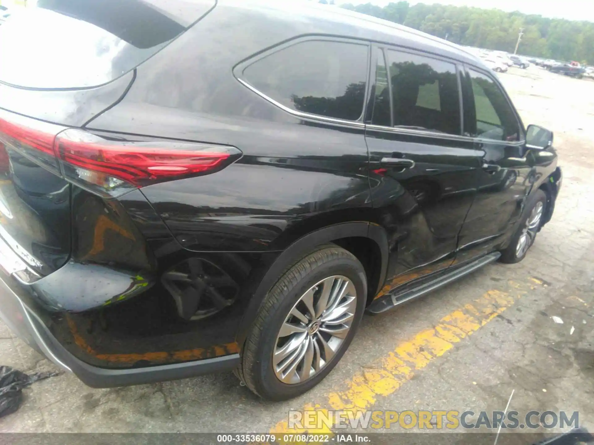 4 Photograph of a damaged car 5TDFZRAH3MS041766 TOYOTA HIGHLANDER 2021