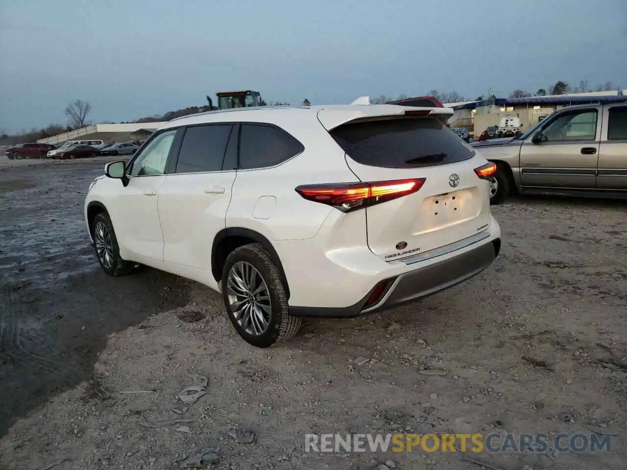 3 Photograph of a damaged car 5TDFZRAH3MS046630 TOYOTA HIGHLANDER 2021