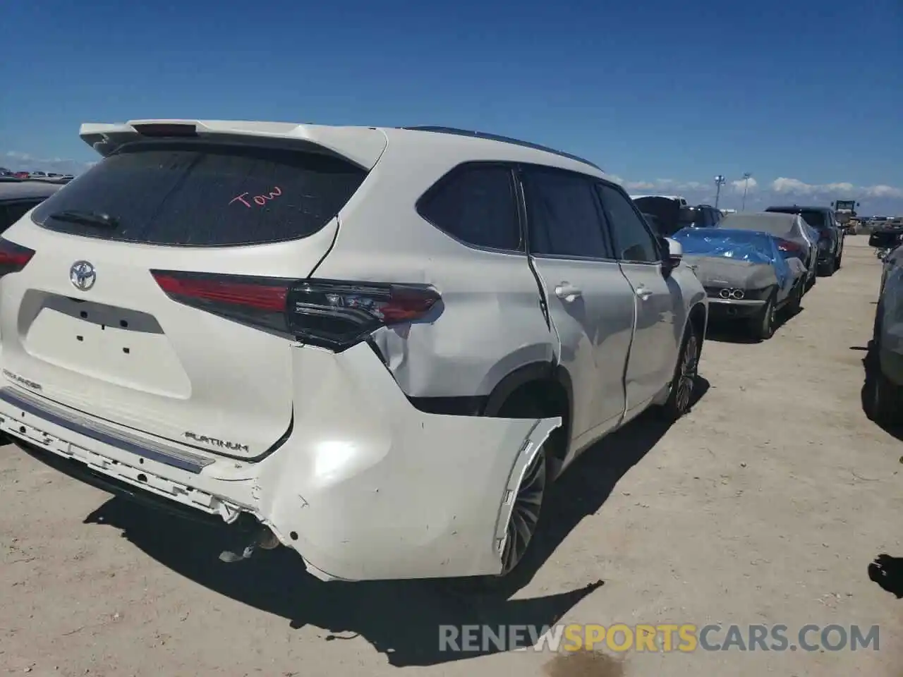 4 Photograph of a damaged car 5TDFZRAH4MS070595 TOYOTA HIGHLANDER 2021