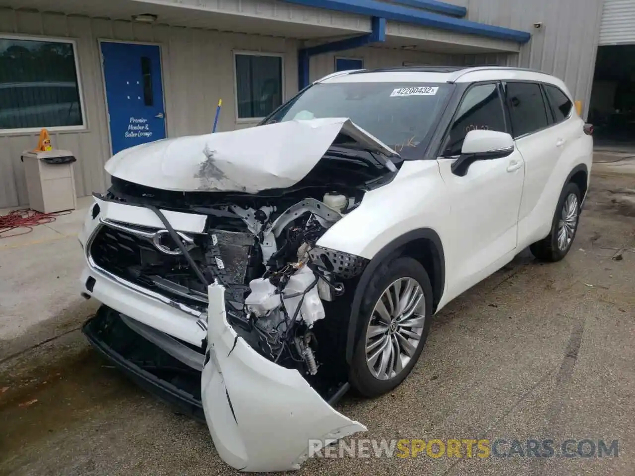 2 Photograph of a damaged car 5TDFZRAH4MS072721 TOYOTA HIGHLANDER 2021