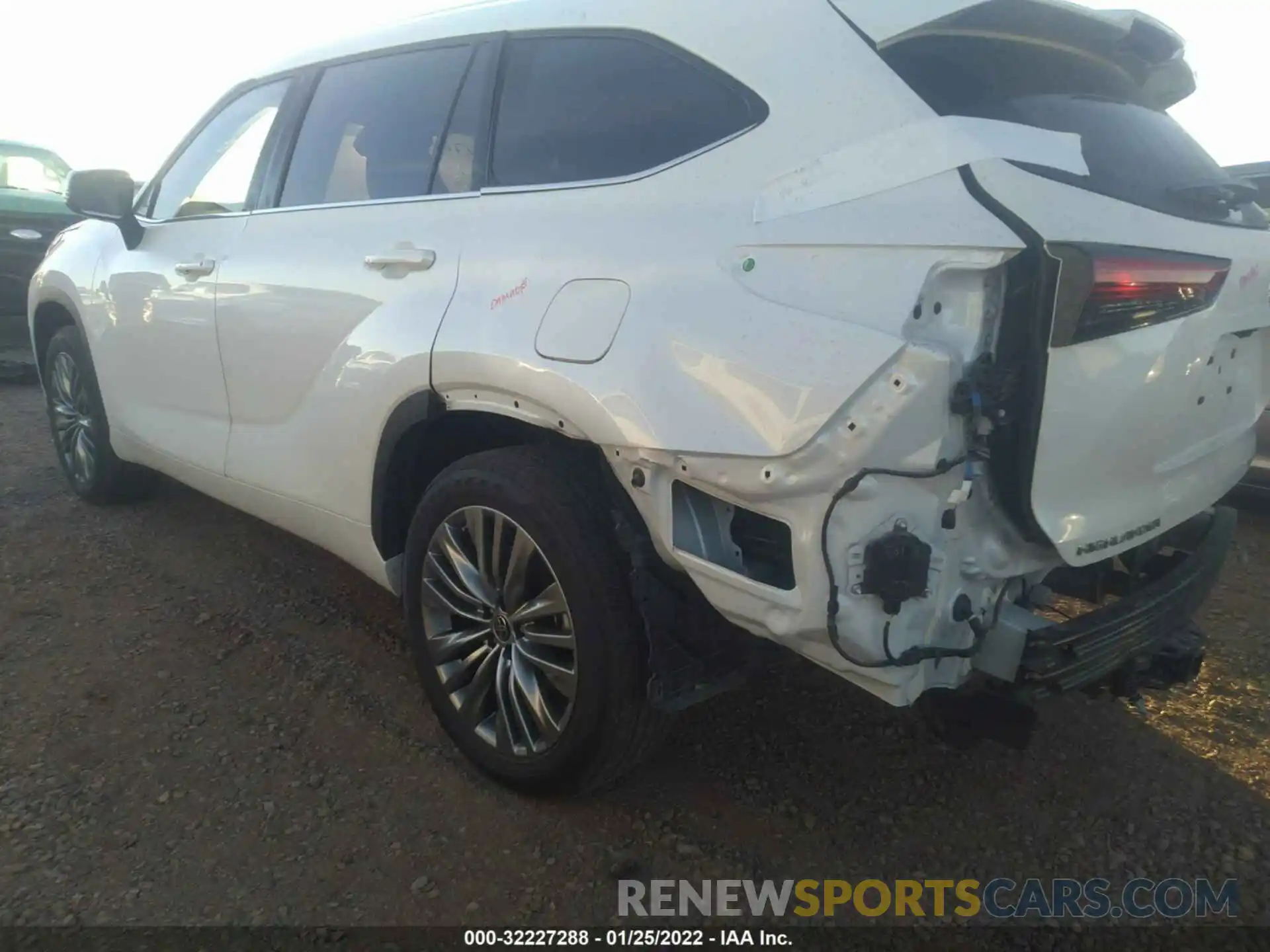 2 Photograph of a damaged car 5TDFZRAH4MS073514 TOYOTA HIGHLANDER 2021