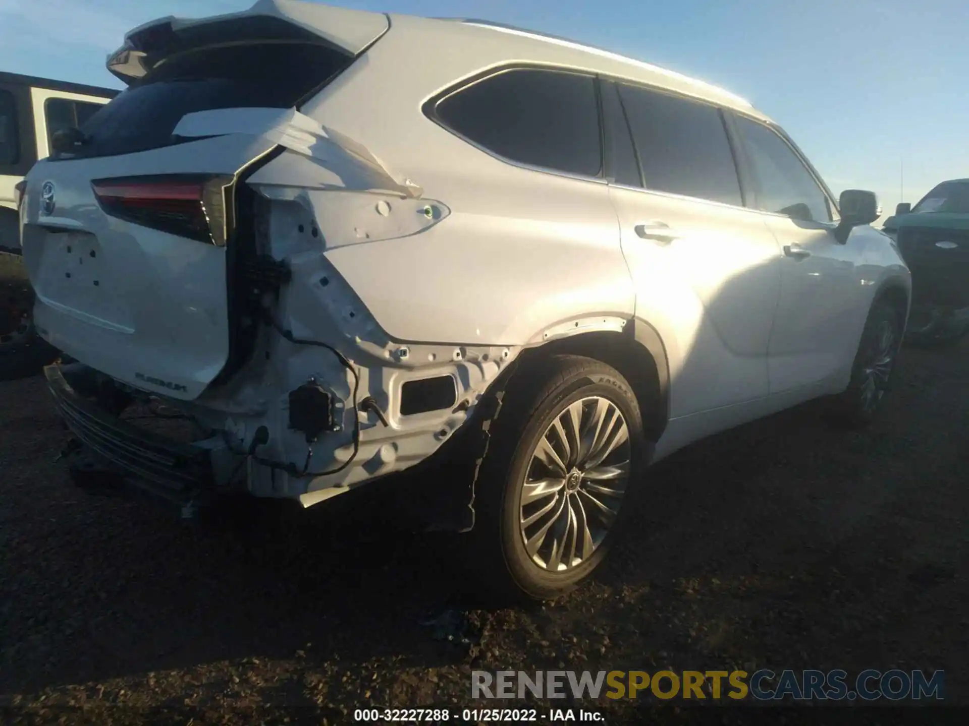 3 Photograph of a damaged car 5TDFZRAH4MS073514 TOYOTA HIGHLANDER 2021