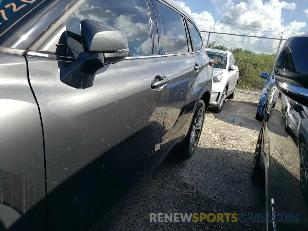 9 Photograph of a damaged car 5TDFZRAH4MS075537 TOYOTA HIGHLANDER 2021