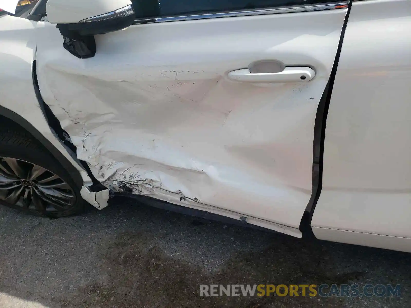 10 Photograph of a damaged car 5TDFZRAH5MS065860 TOYOTA HIGHLANDER 2021