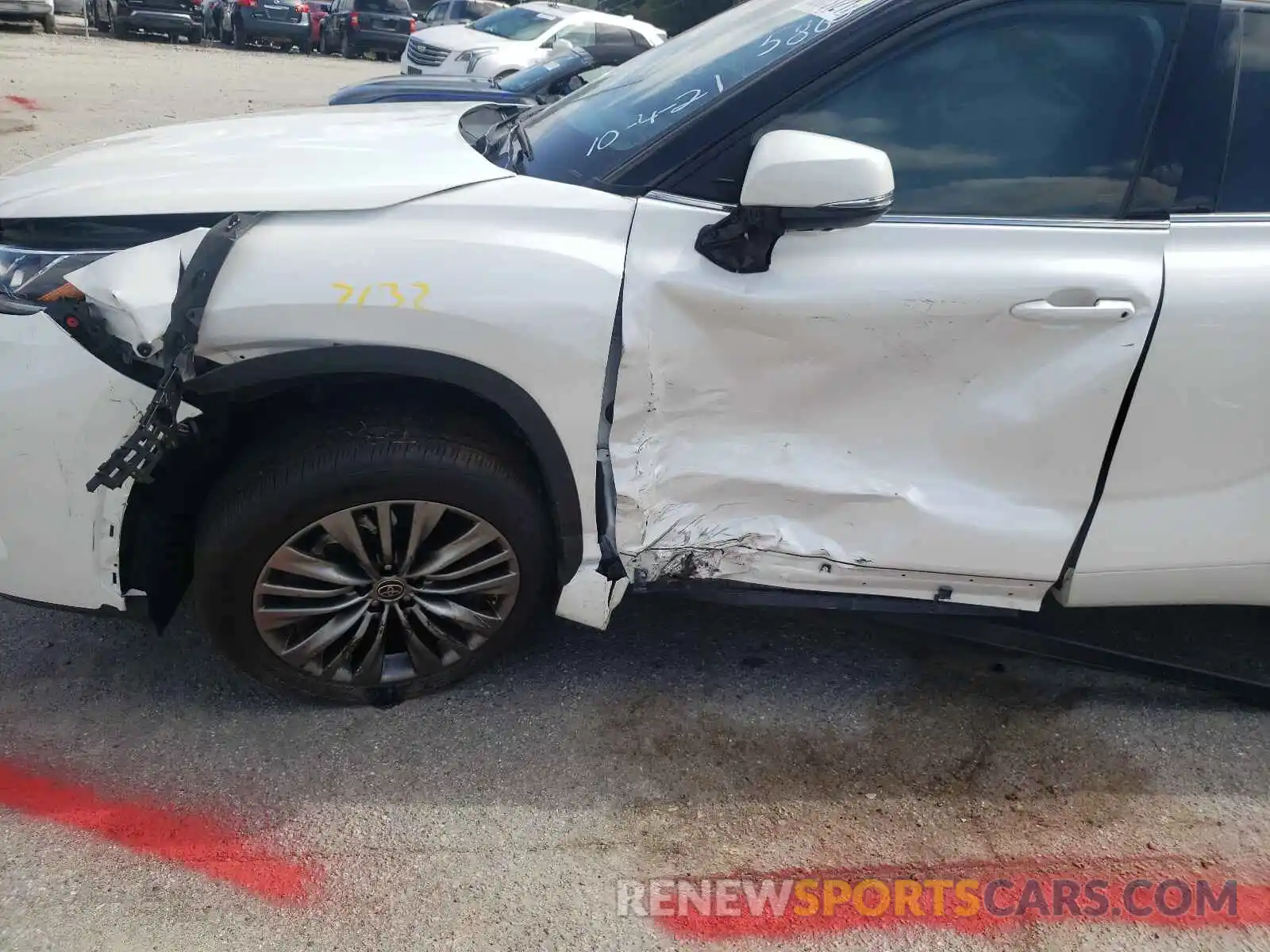 9 Photograph of a damaged car 5TDFZRAH5MS065860 TOYOTA HIGHLANDER 2021