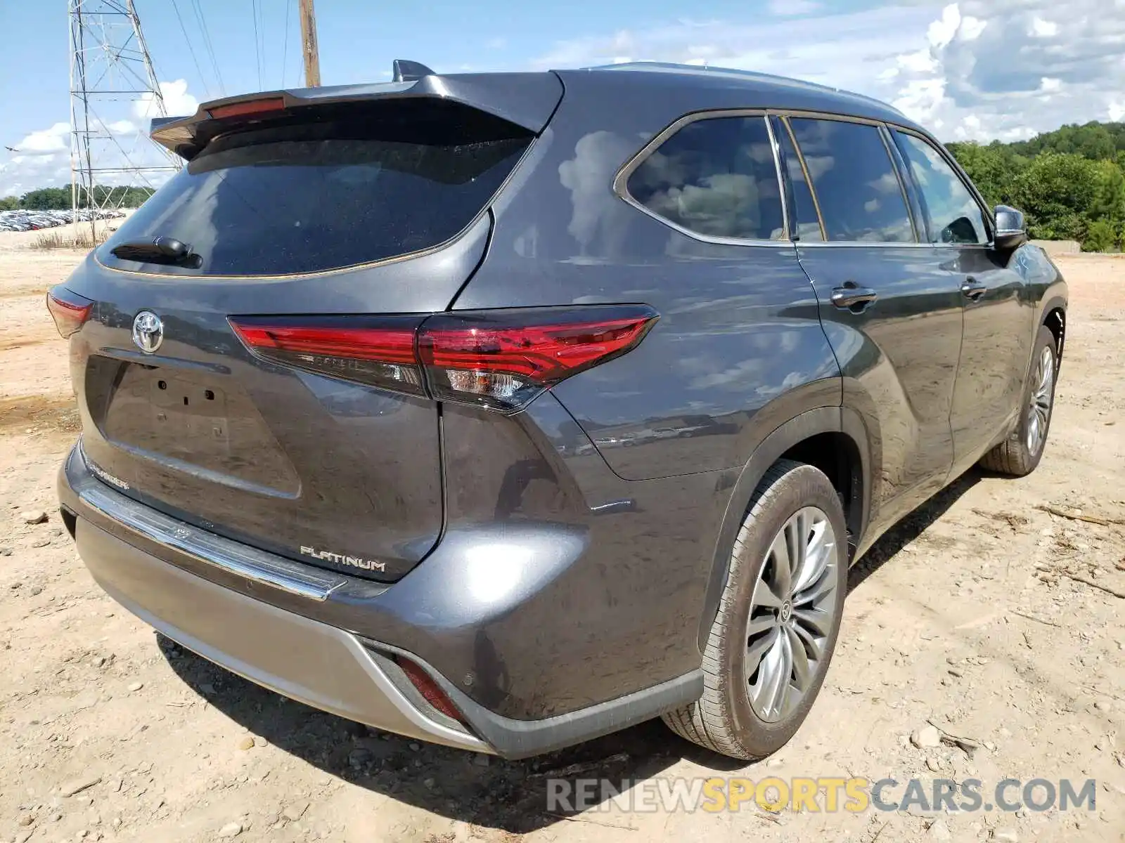 4 Photograph of a damaged car 5TDFZRAH6MS040921 TOYOTA HIGHLANDER 2021