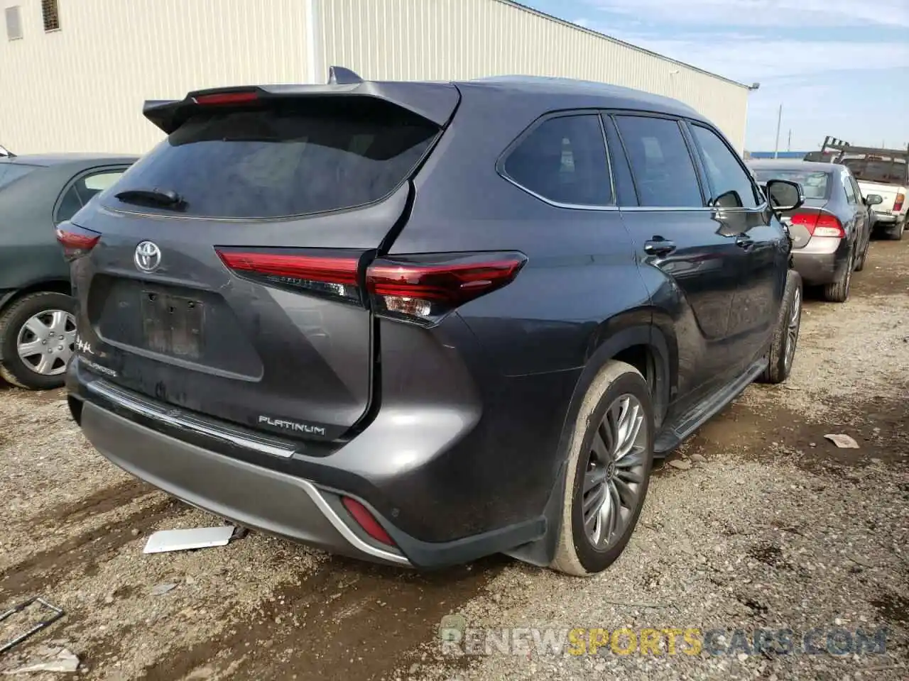 4 Photograph of a damaged car 5TDFZRAH8MS059017 TOYOTA HIGHLANDER 2021