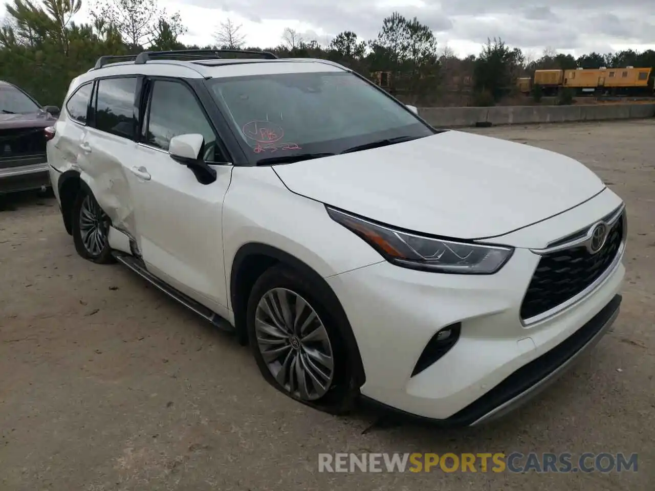 1 Photograph of a damaged car 5TDFZRAH8MS074021 TOYOTA HIGHLANDER 2021