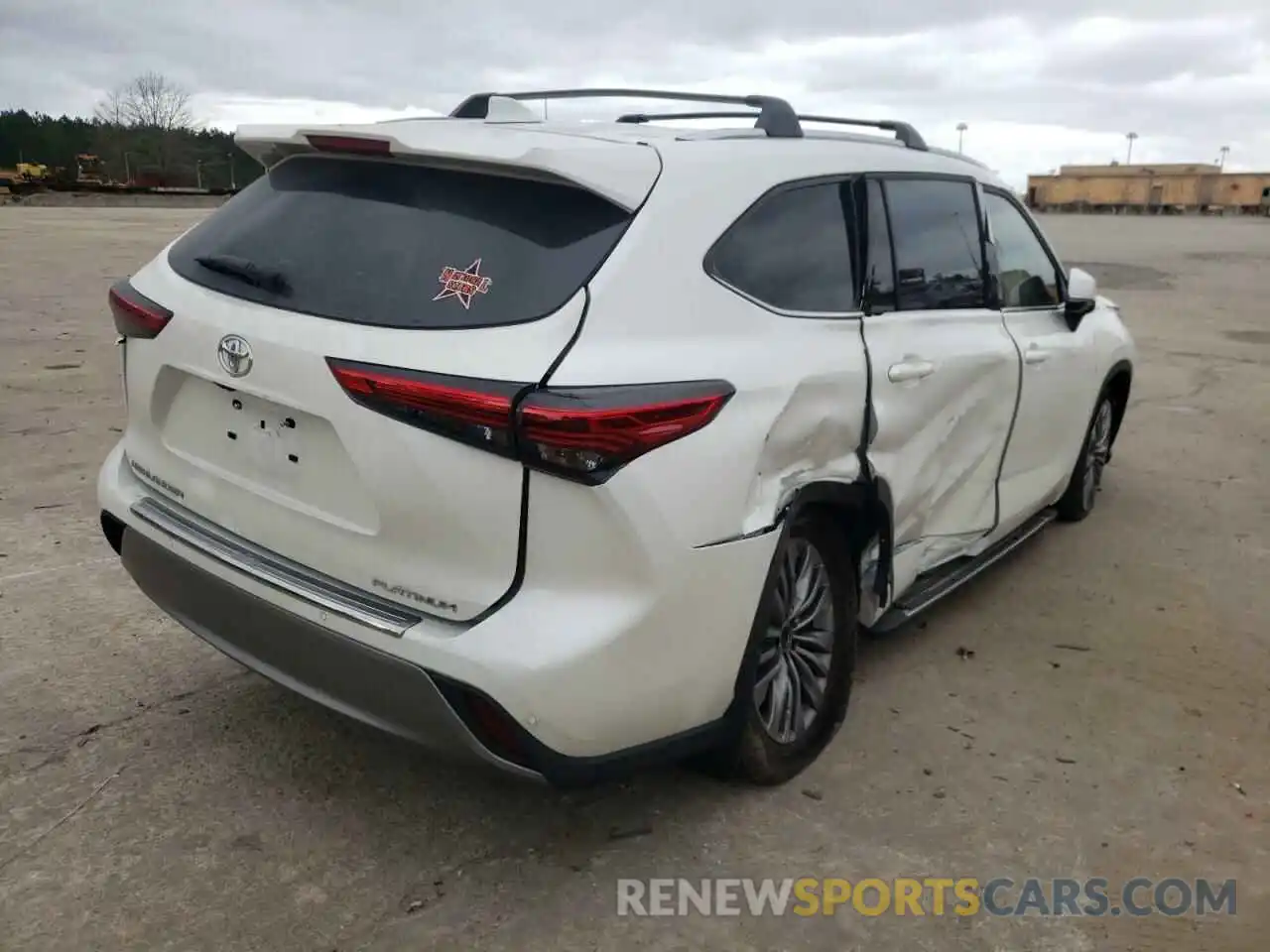 4 Photograph of a damaged car 5TDFZRAH8MS074021 TOYOTA HIGHLANDER 2021