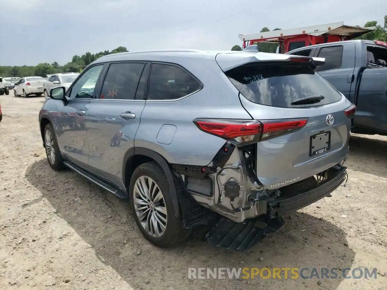 3 Photograph of a damaged car 5TDFZRAH9MS035583 TOYOTA HIGHLANDER 2021