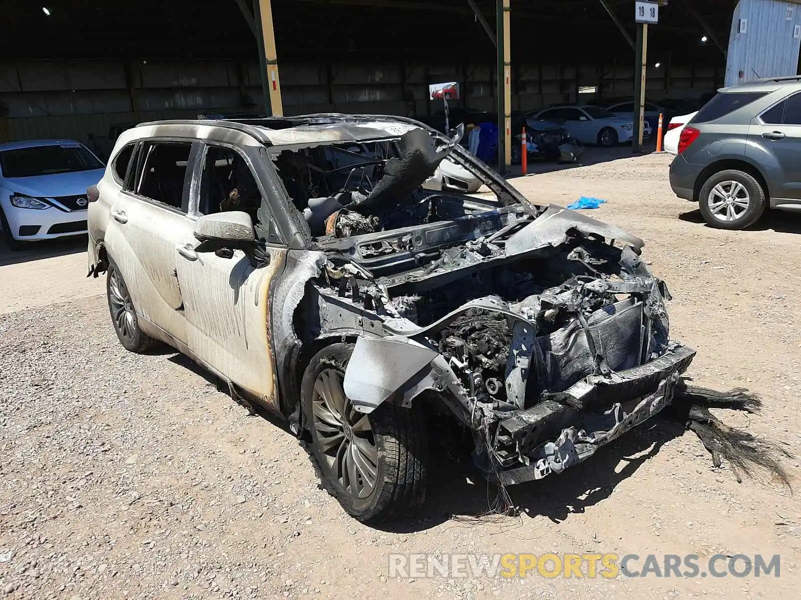 1 Photograph of a damaged car 5TDFZRAH9MS041271 TOYOTA HIGHLANDER 2021