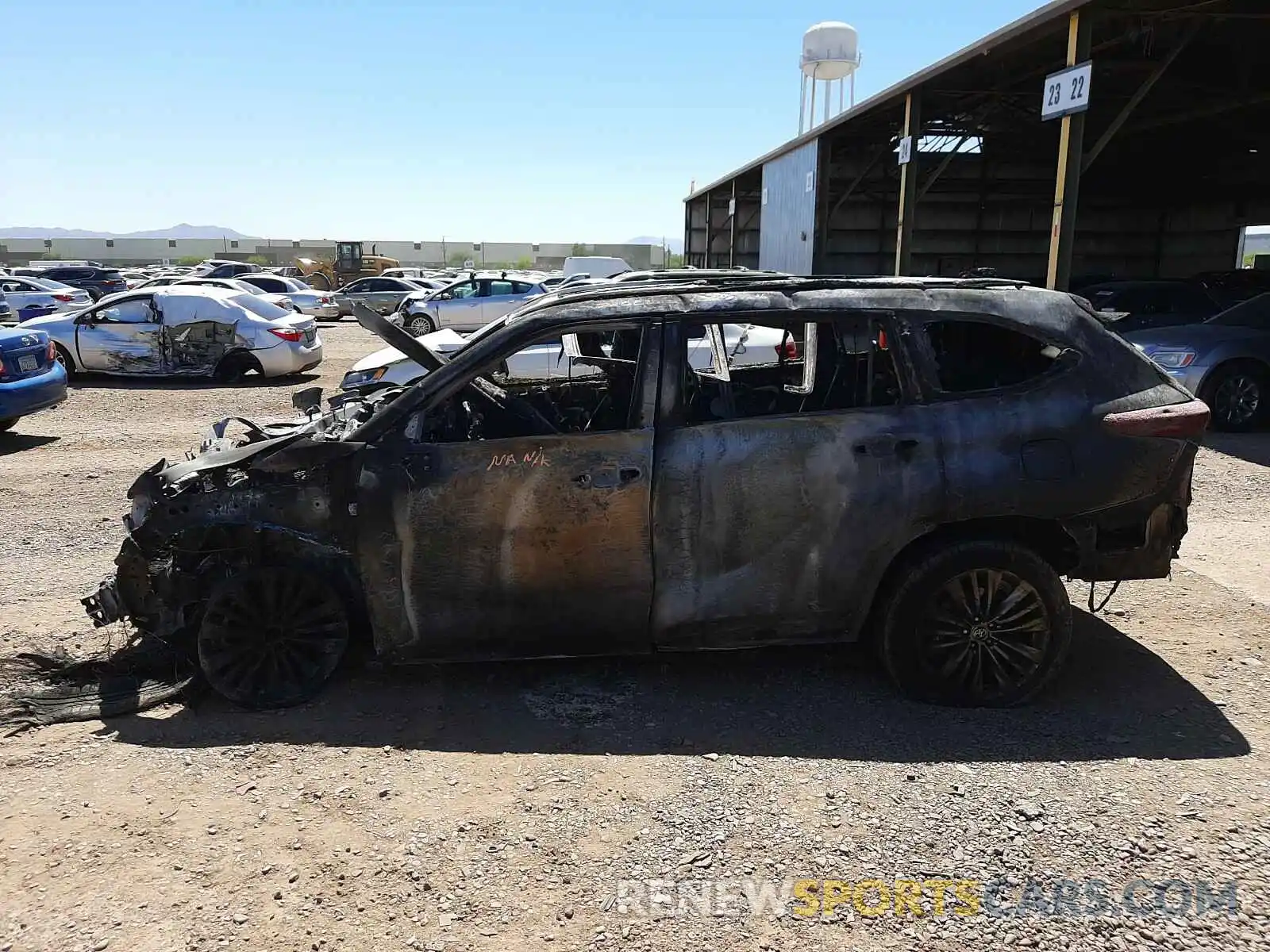 9 Photograph of a damaged car 5TDFZRAH9MS041271 TOYOTA HIGHLANDER 2021