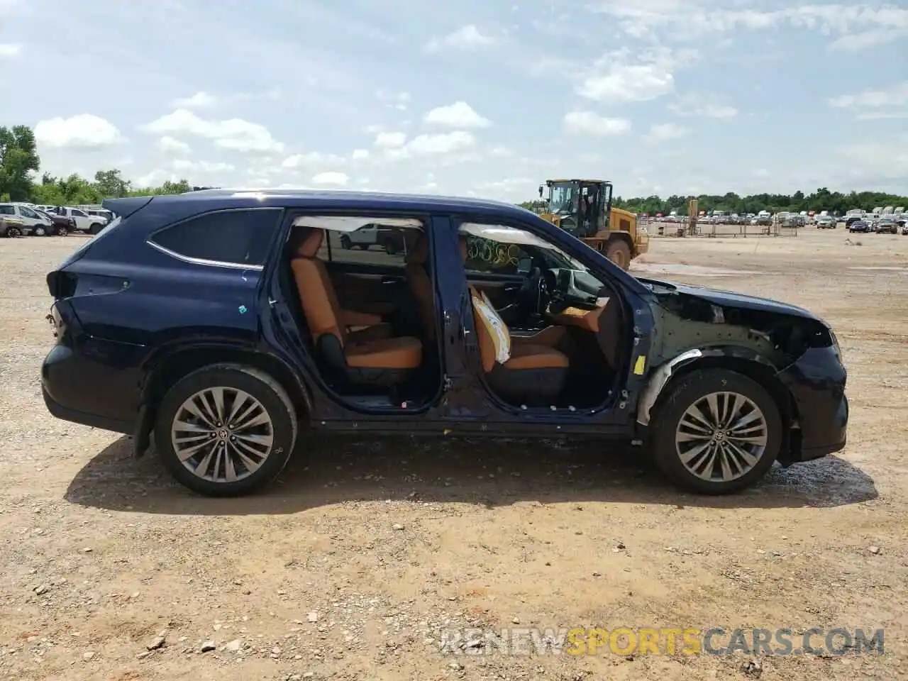 9 Photograph of a damaged car 5TDFZRAHXMS035608 TOYOTA HIGHLANDER 2021