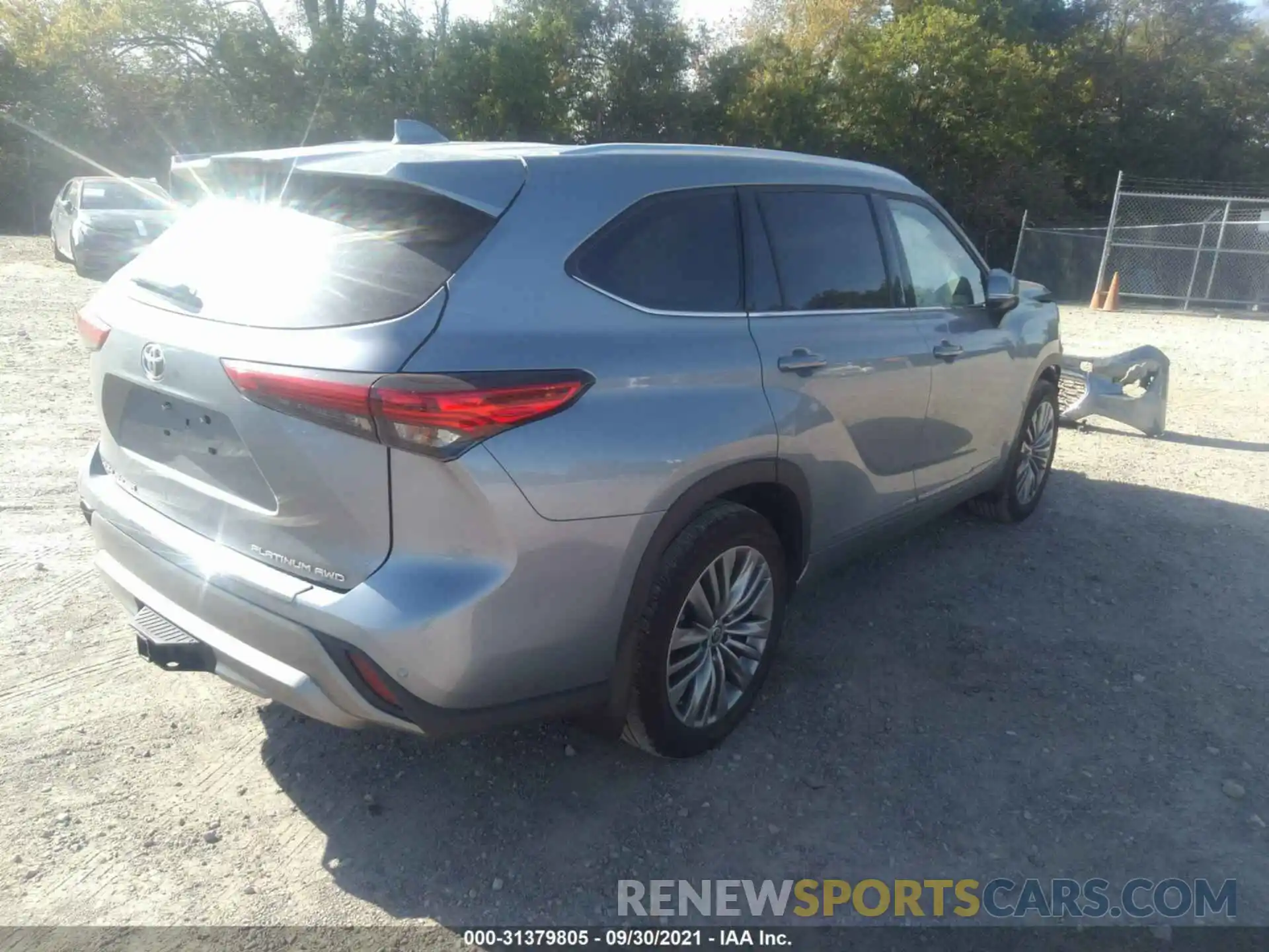 4 Photograph of a damaged car 5TDFZRBH0MS097484 TOYOTA HIGHLANDER 2021