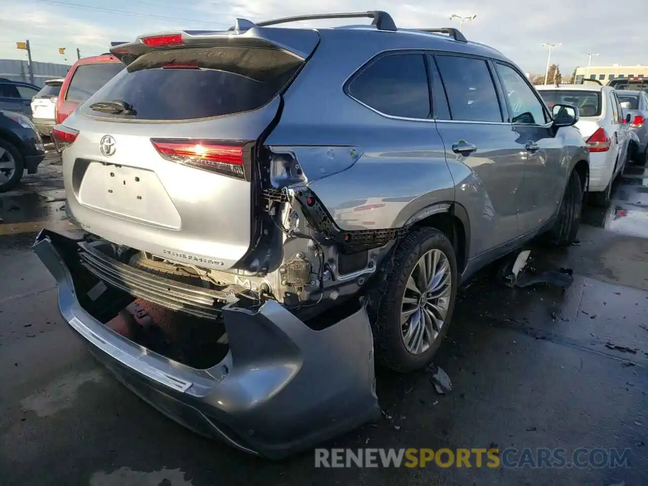 4 Photograph of a damaged car 5TDFZRBH1MS076594 TOYOTA HIGHLANDER 2021