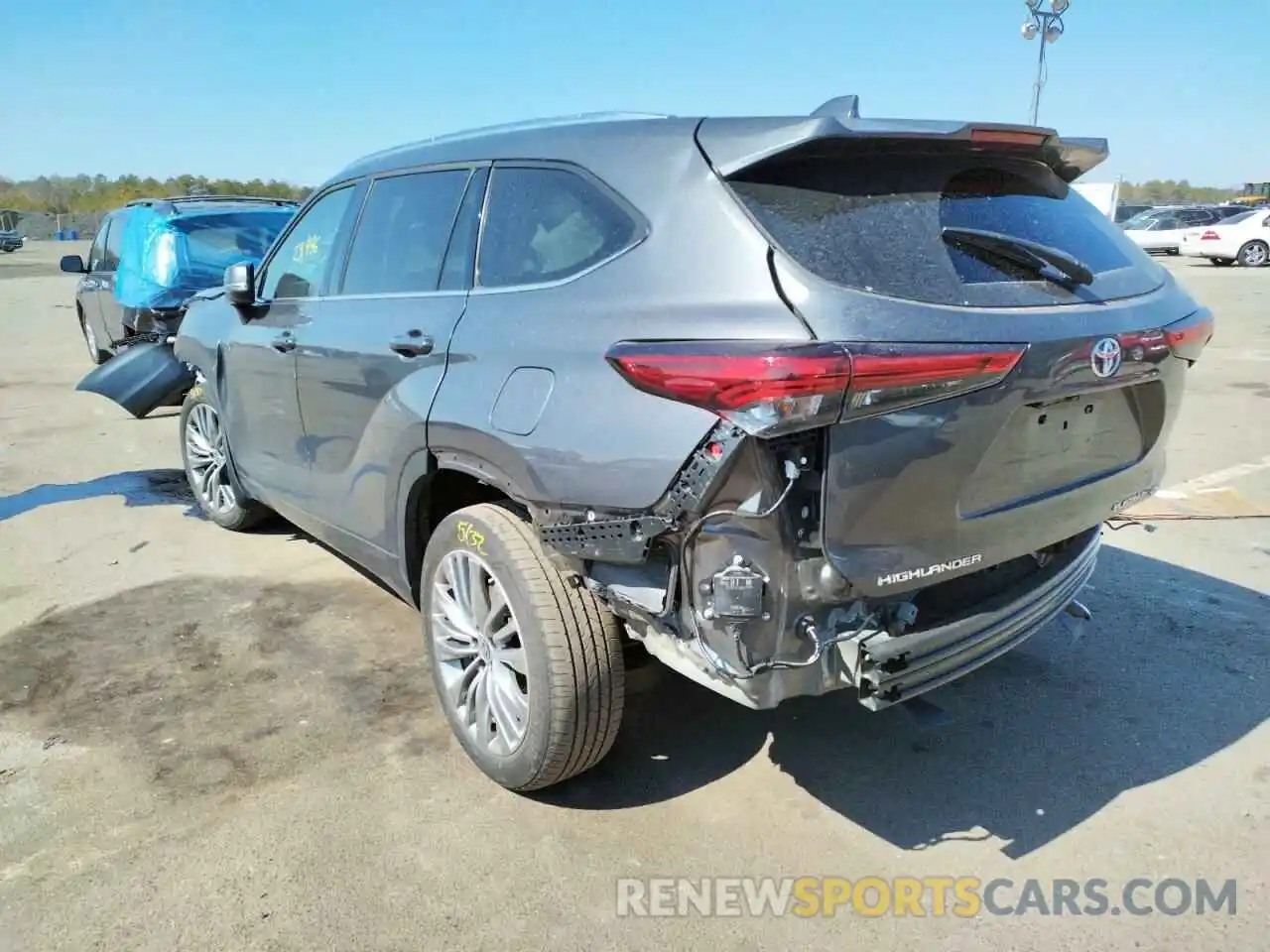 3 Photograph of a damaged car 5TDFZRBH3MS068433 TOYOTA HIGHLANDER 2021