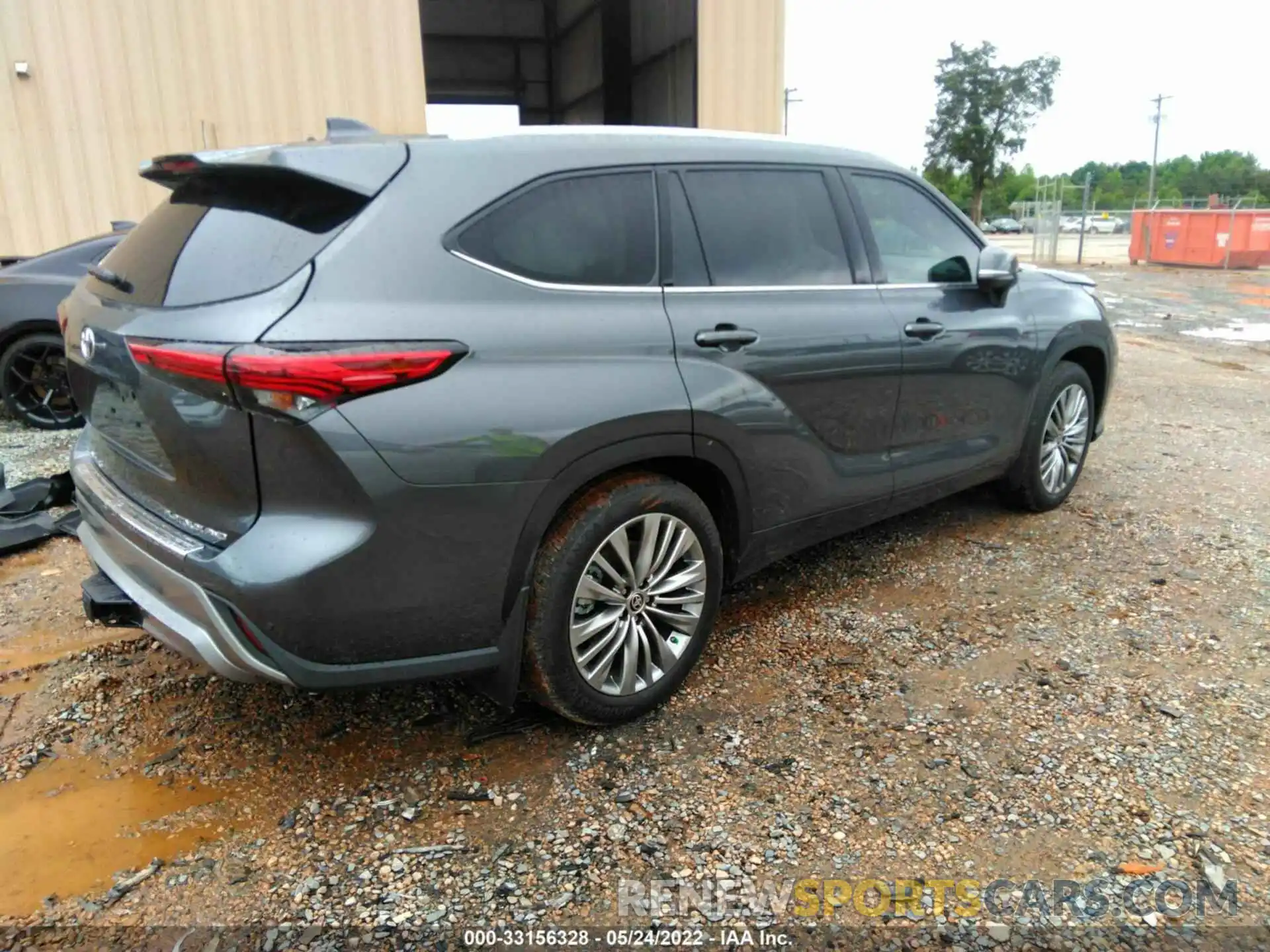 4 Photograph of a damaged car 5TDFZRBH3MS078265 TOYOTA HIGHLANDER 2021