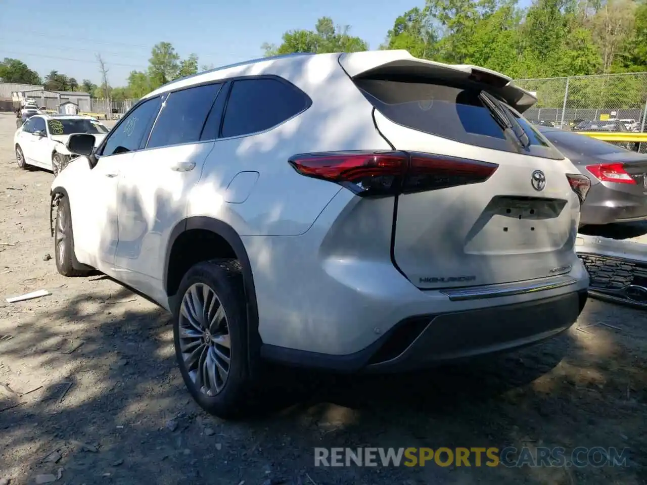 3 Photograph of a damaged car 5TDFZRBH3MS125309 TOYOTA HIGHLANDER 2021