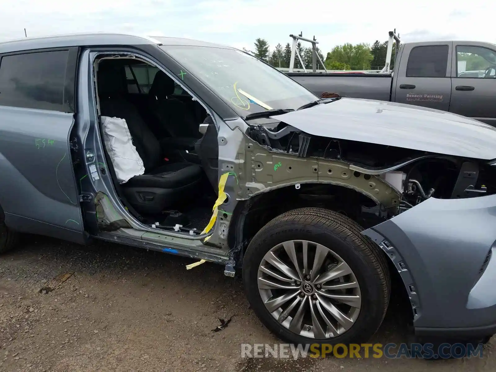 9 Photograph of a damaged car 5TDFZRBH4MS079876 TOYOTA HIGHLANDER 2021