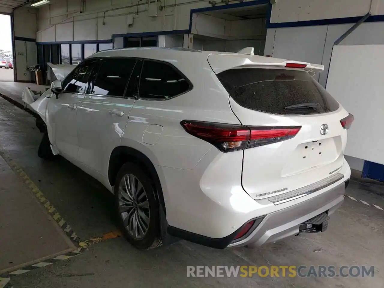 3 Photograph of a damaged car 5TDFZRBH5MS086318 TOYOTA HIGHLANDER 2021