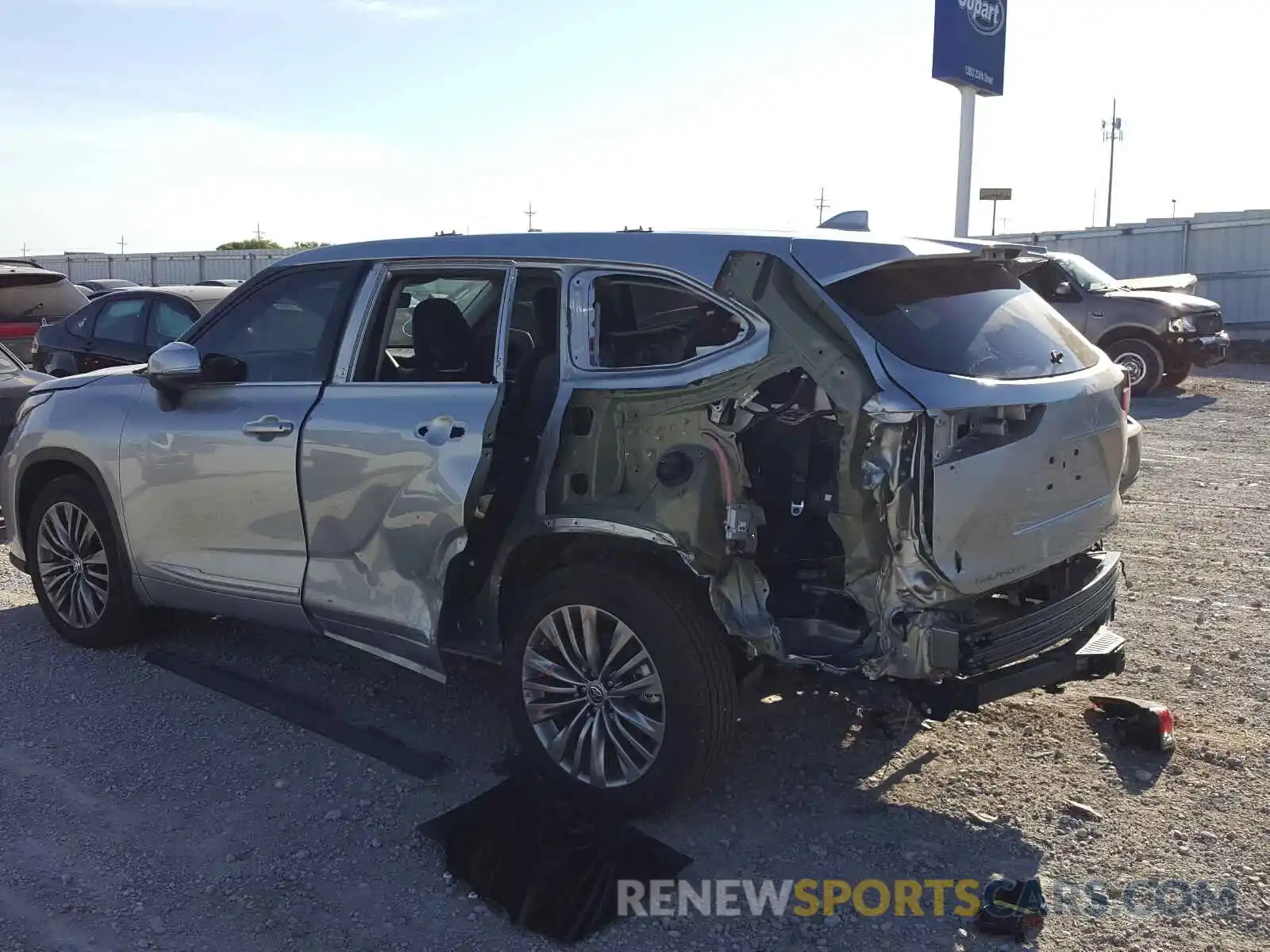 9 Photograph of a damaged car 5TDFZRBH5MS099747 TOYOTA HIGHLANDER 2021