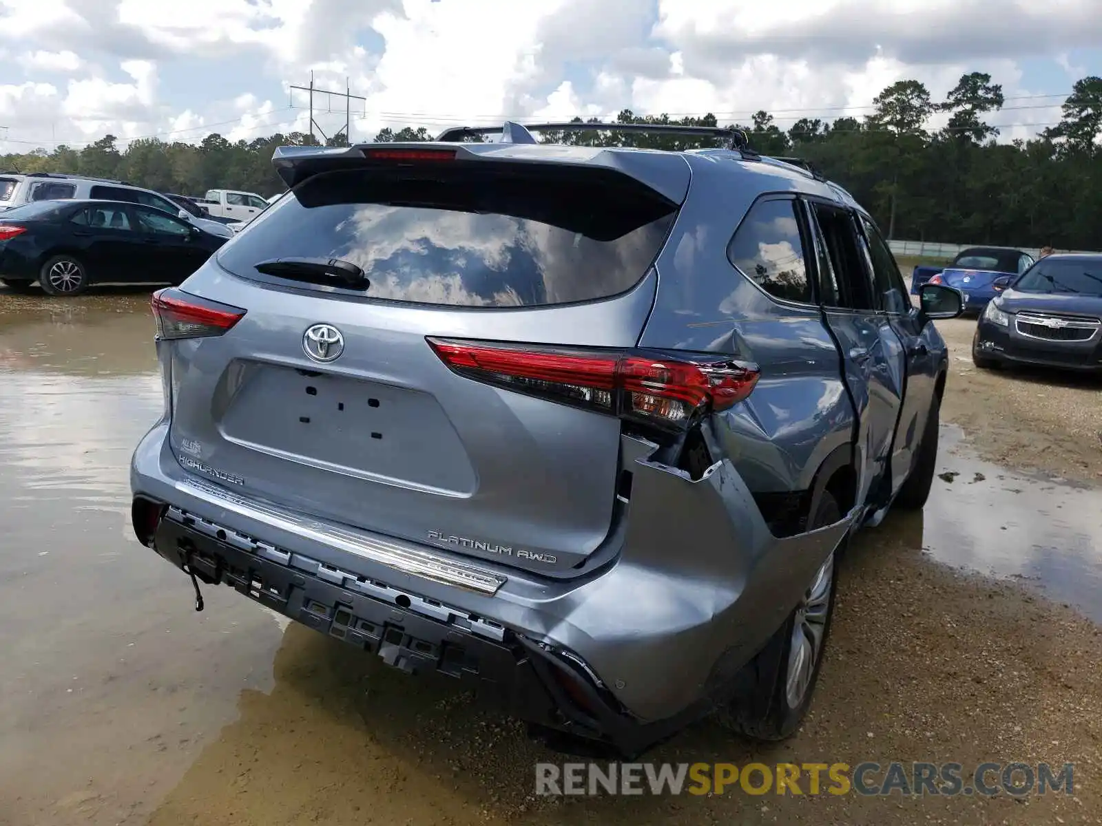 4 Photograph of a damaged car 5TDFZRBH6MS079636 TOYOTA HIGHLANDER 2021