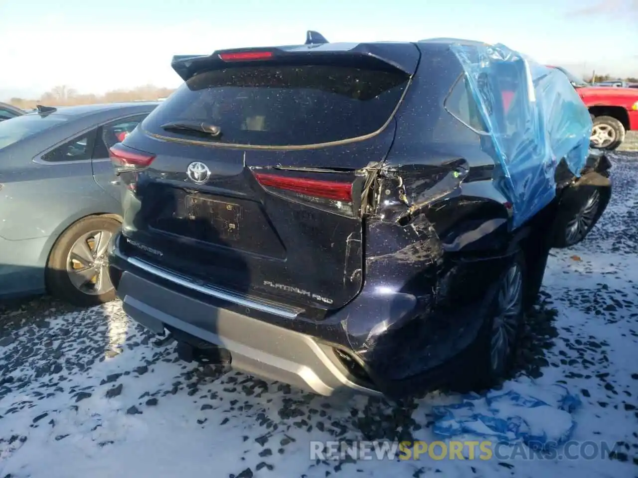 4 Photograph of a damaged car 5TDFZRBH6MS148177 TOYOTA HIGHLANDER 2021