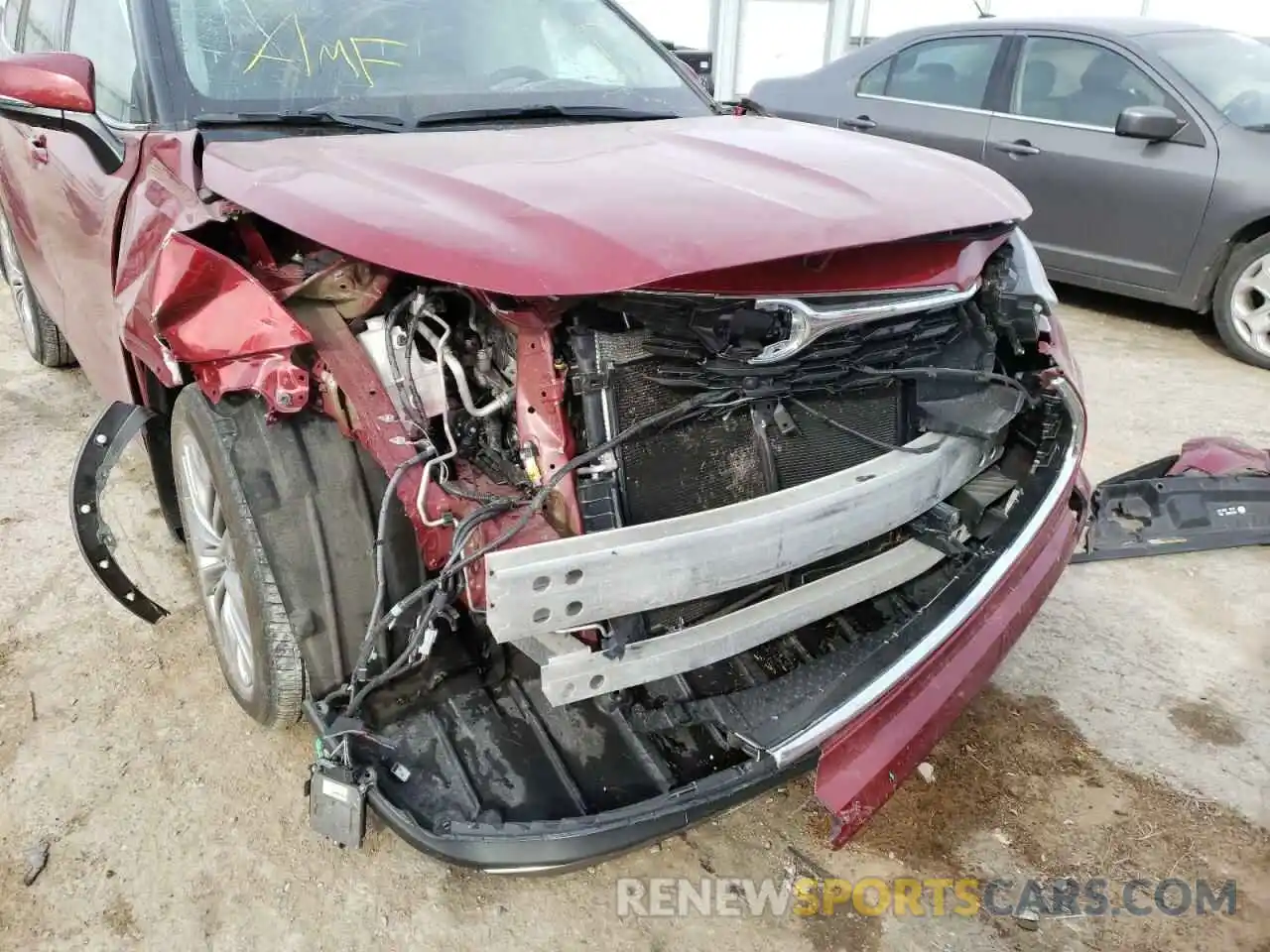 9 Photograph of a damaged car 5TDFZRBH7MS069925 TOYOTA HIGHLANDER 2021