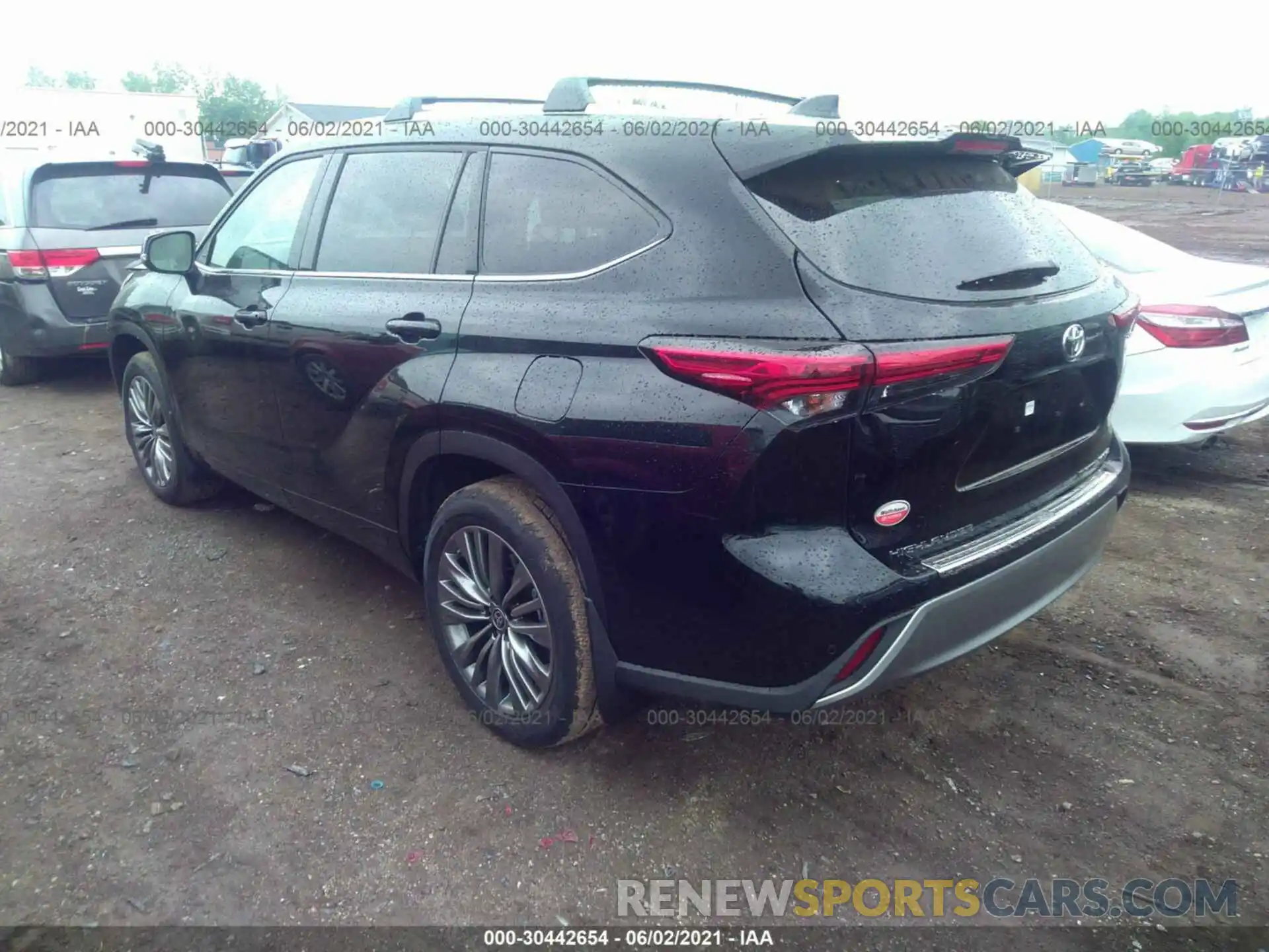 3 Photograph of a damaged car 5TDFZRBH7MS101269 TOYOTA HIGHLANDER 2021