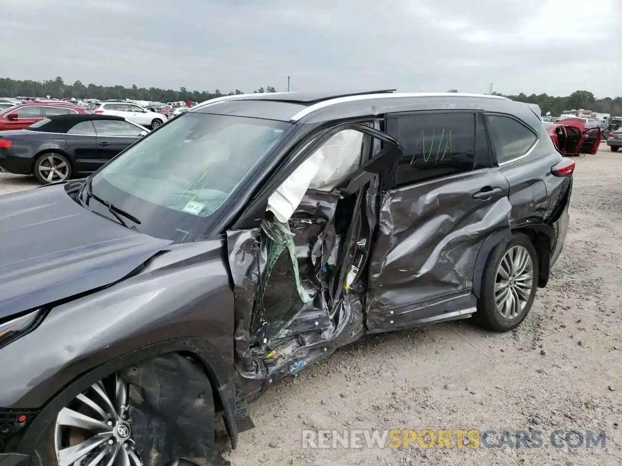 9 Photograph of a damaged car 5TDFZRBH7MS101384 TOYOTA HIGHLANDER 2021