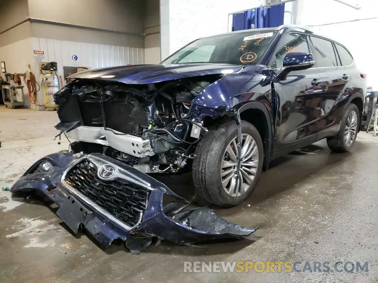 2 Photograph of a damaged car 5TDFZRBH8MS085597 TOYOTA HIGHLANDER 2021