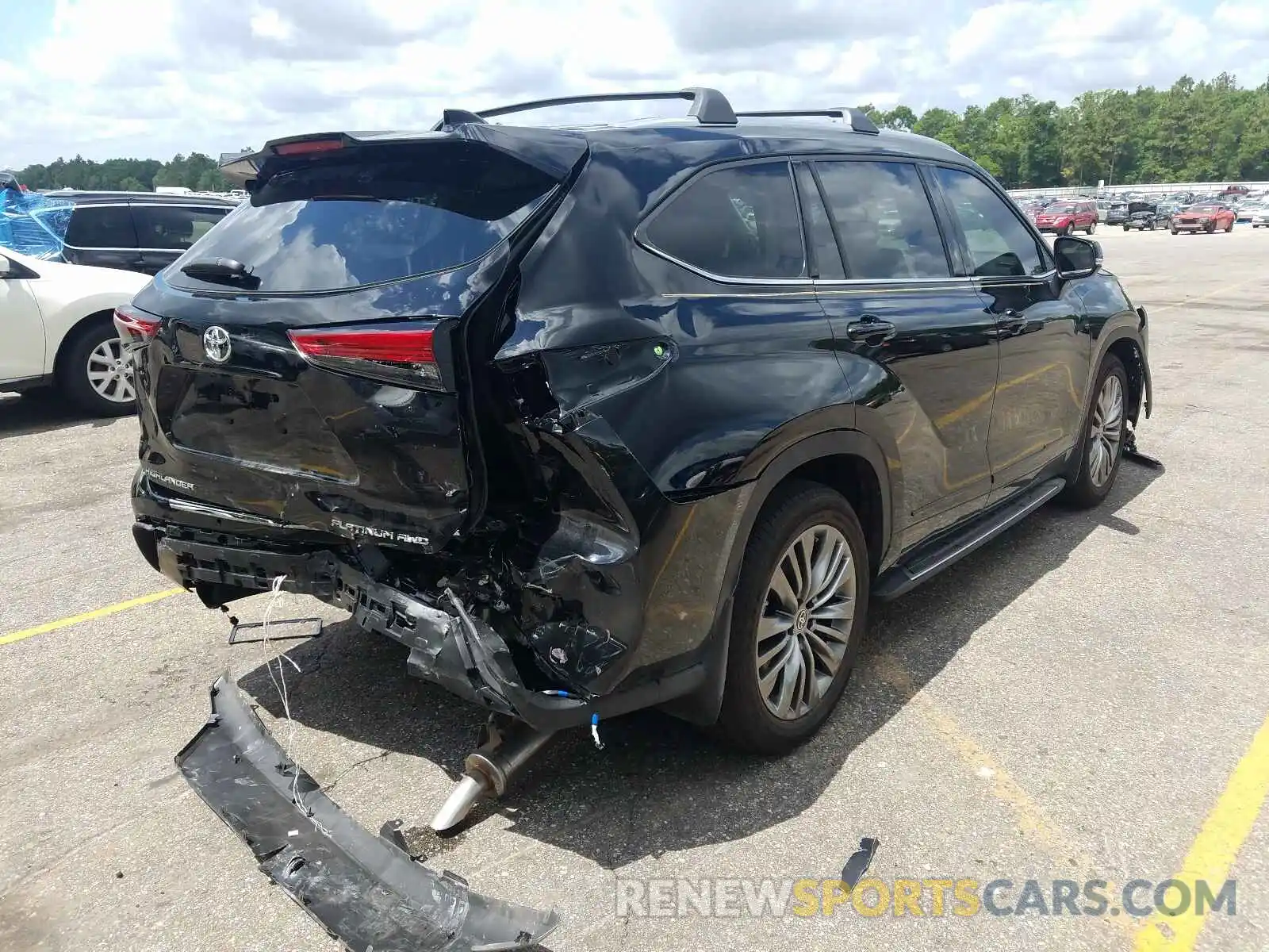 4 Photograph of a damaged car 5TDFZRBH8MS105797 TOYOTA HIGHLANDER 2021