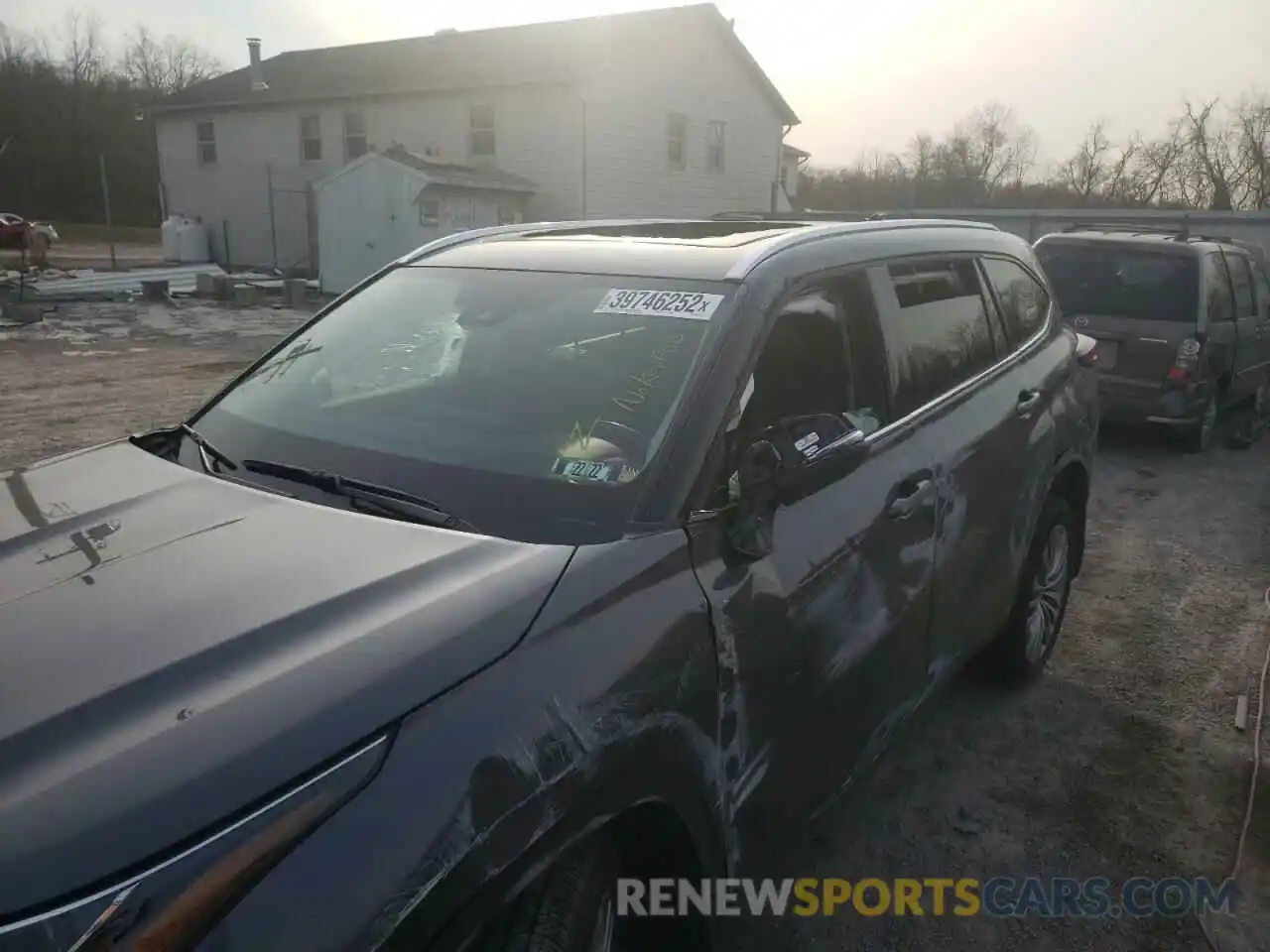 9 Photograph of a damaged car 5TDFZRBH8MS160864 TOYOTA HIGHLANDER 2021