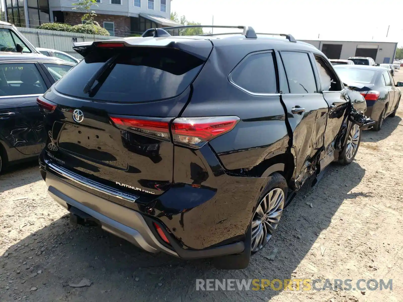 4 Photograph of a damaged car 5TDFZRBH9MS094275 TOYOTA HIGHLANDER 2021