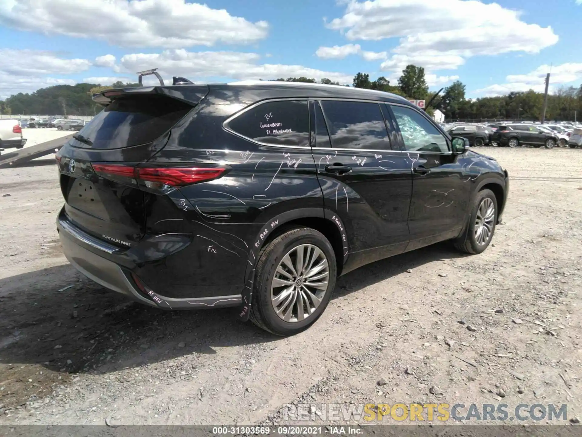 4 Photograph of a damaged car 5TDFZRBH9MS125640 TOYOTA HIGHLANDER 2021