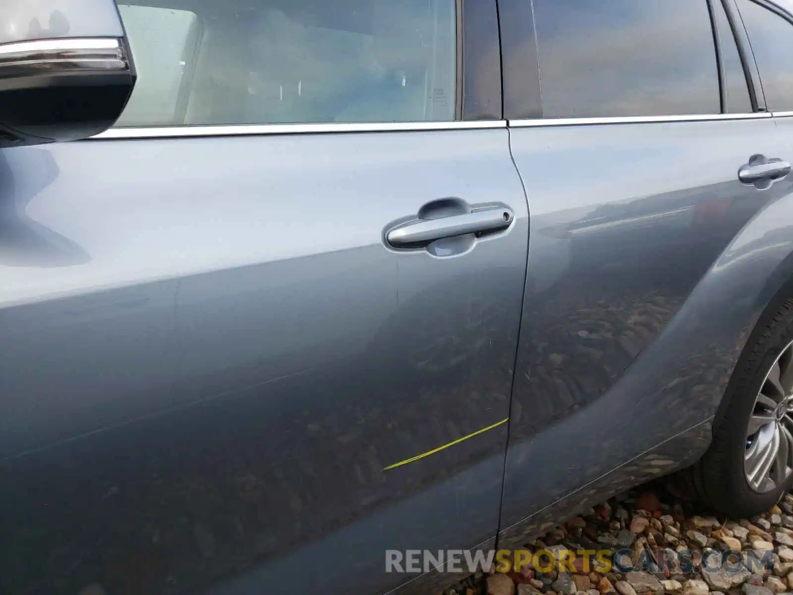 9 Photograph of a damaged car 5TDFZRBHXMS075086 TOYOTA HIGHLANDER 2021